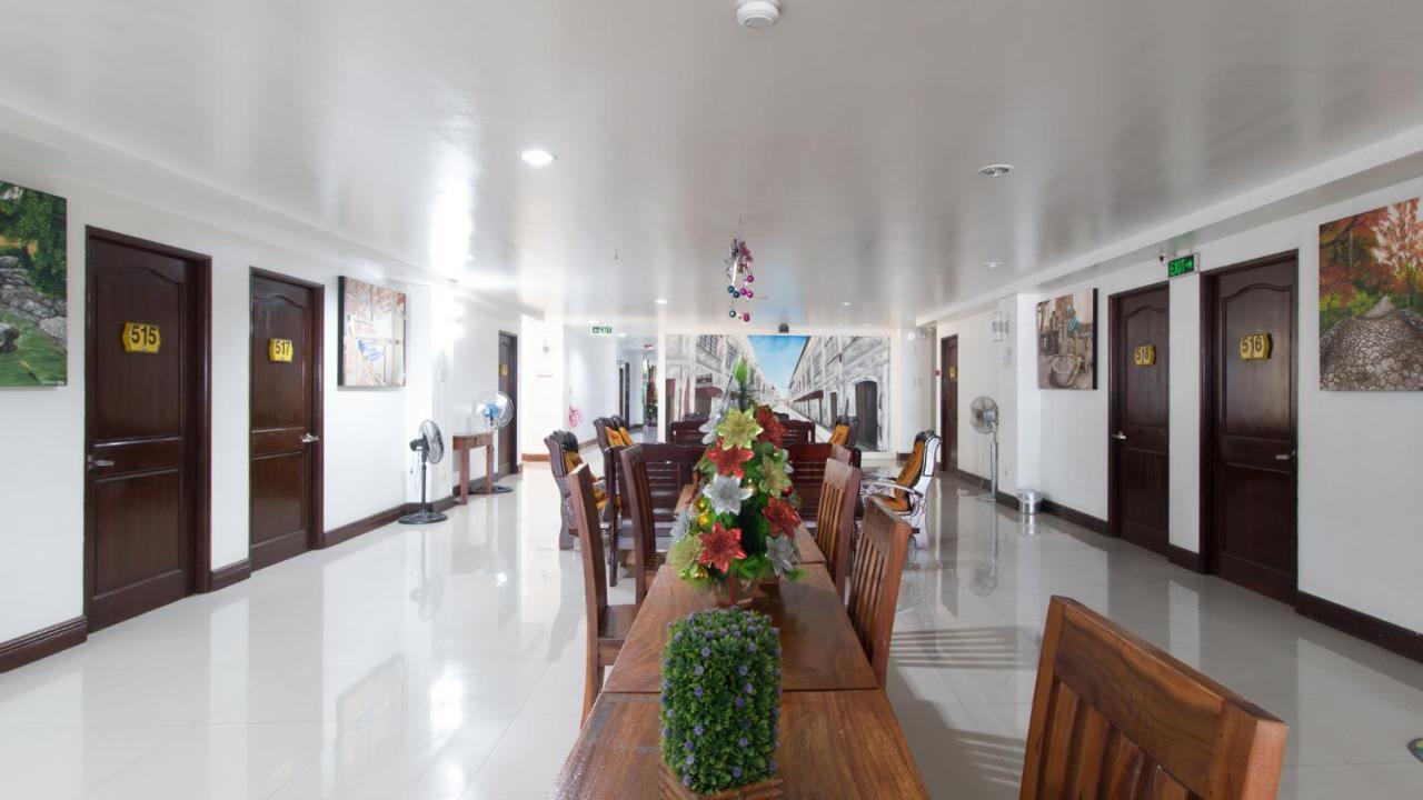 Reddoorz Plus Near Vigan City Commercial Center Exterior photo