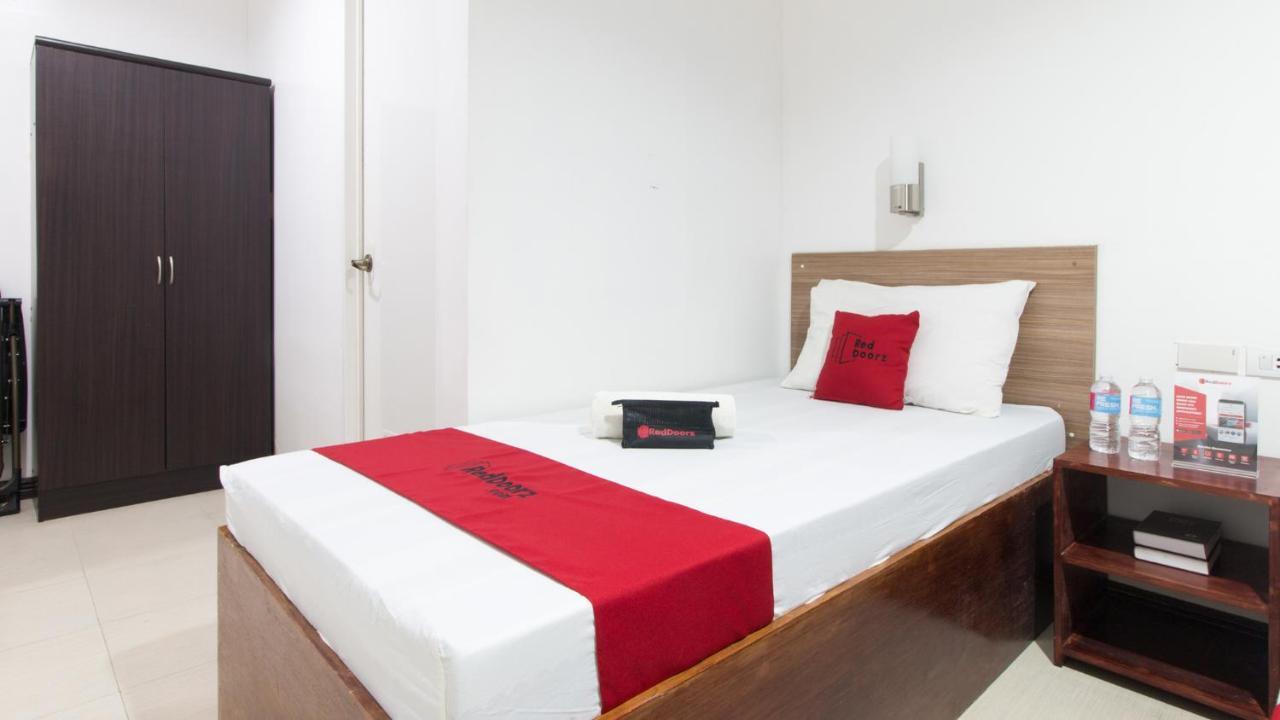 Reddoorz Plus Near Vigan City Commercial Center Exterior photo