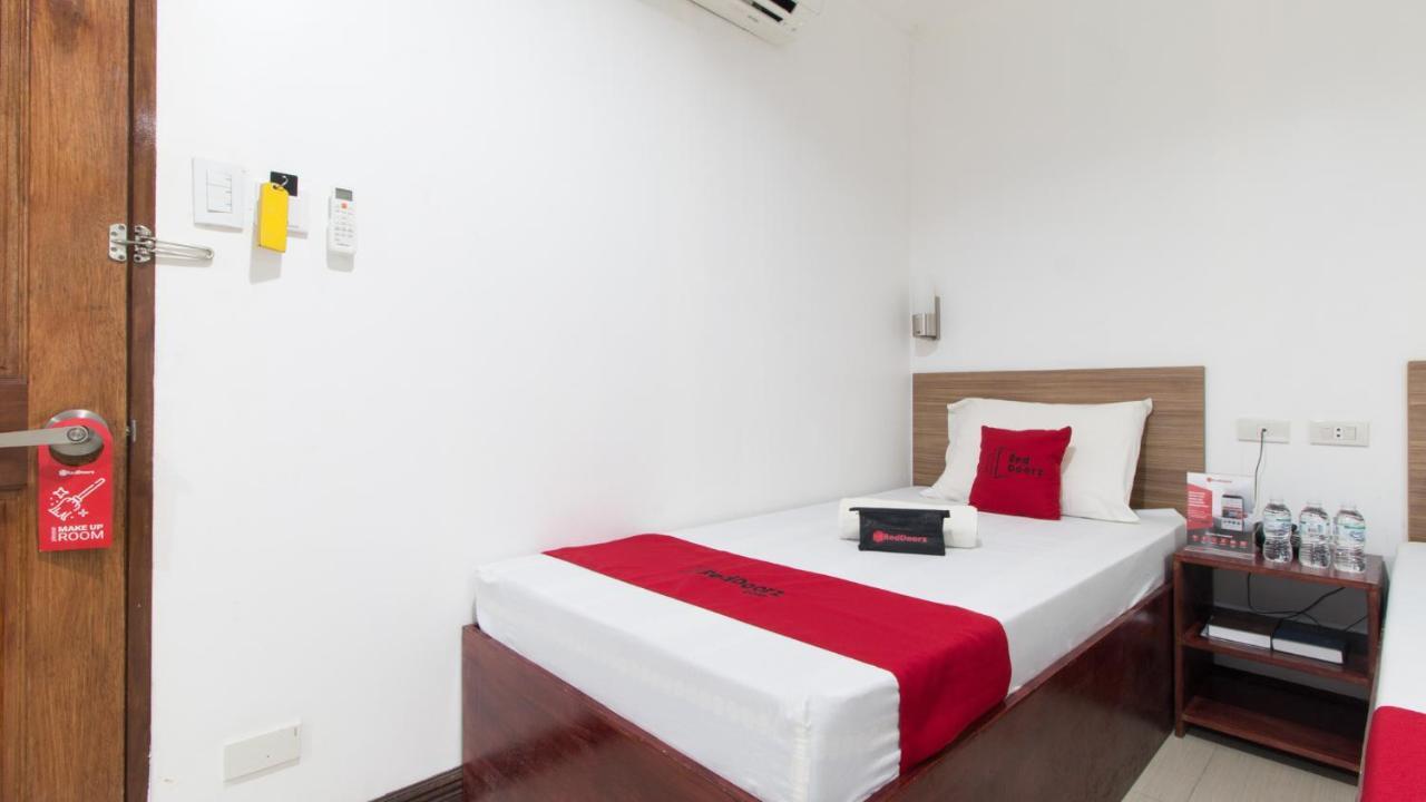 Reddoorz Plus Near Vigan City Commercial Center Exterior photo