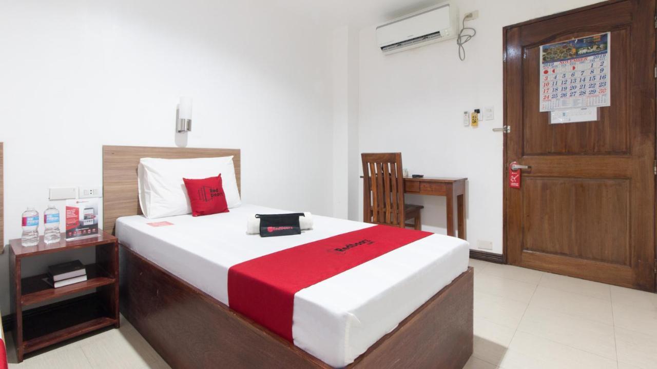 Reddoorz Plus Near Vigan City Commercial Center Exterior photo